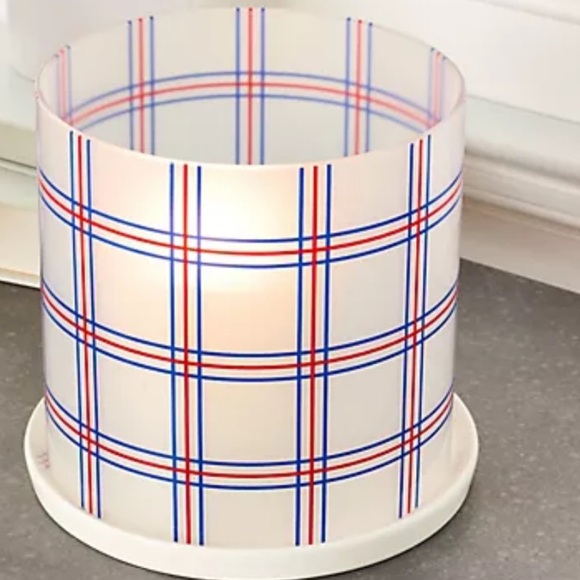 New HomeWorx by Slatkin + Co. Patriotic Hurricane - Picture 3 of 8